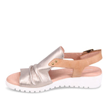 Load image into Gallery viewer, Django& Juliette Sandal "Madis" champagne