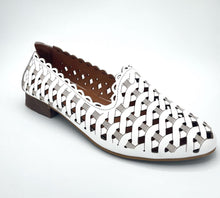 Load image into Gallery viewer, Kremara Shoe "Festival" white