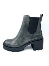 Load image into Gallery viewer, Aqua Flex Boot "Slick" Emerald Krinkle