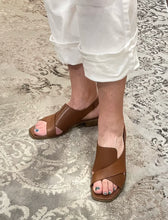 Load image into Gallery viewer, Everly Sandal "Tessa" tan