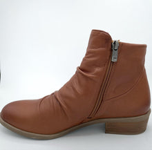 Load image into Gallery viewer, Everly Boot "Sonja" brandy