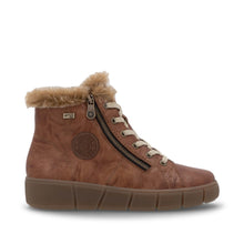 Load image into Gallery viewer, Remonte Boot Warm "Maddie" tan