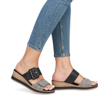 Load image into Gallery viewer, Remonte "Bowery 3" sandal black