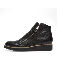 Load image into Gallery viewer, Django and Juliette Boot "Oh My" black stud