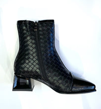 Load image into Gallery viewer, Aqua Flex boot "Chiara" black
