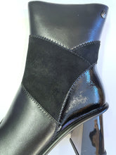 Load image into Gallery viewer, Aqua Flex Boot "Rachel" black