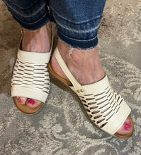 Load image into Gallery viewer, Tyche Sandal Melaia cream