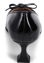 Load image into Gallery viewer, Bueno Heel "Vera" Black Patent