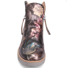 Load image into Gallery viewer, Django and Juliette Boot "Oh My" Blue Floral