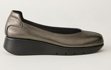 Load image into Gallery viewer, Saydo "Sonia" loafer pewter