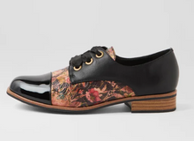 Load image into Gallery viewer, I Love Billy "Hannie" Shoe Floral/Patent