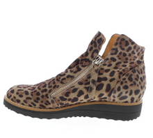 Load image into Gallery viewer, Django and Juliette Boot "Oh My" Leopard