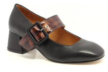 Load image into Gallery viewer, Tamara London shoe "Pagoda" patent