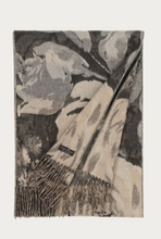 Load image into Gallery viewer, Cashmink Scarf "Romantic Floral" Chinchilla - V.Fraas