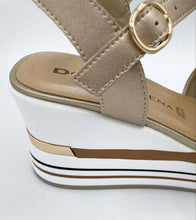 Load image into Gallery viewer, Donna Serena Sandal "Velvet"