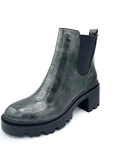 Load image into Gallery viewer, Aqua Flex Boot "Slick" Emerald Krinkle