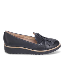 Load image into Gallery viewer, Django and Juliette Shoe "Oclem" navy