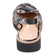 Load image into Gallery viewer, Django and Juliette Shoe "Olissas" black floral