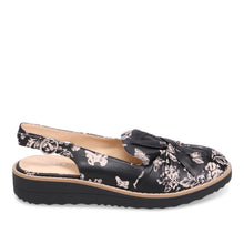 Load image into Gallery viewer, Django and Juliette Shoe "Olissas" black floral