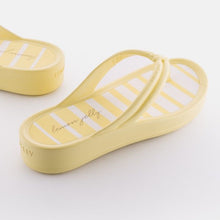 Load image into Gallery viewer, Lemon Jelly Sandal "Breezy" Lemon