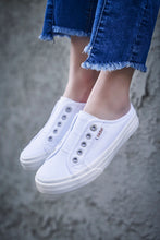Load image into Gallery viewer, Taos Sneaker "EZ" white