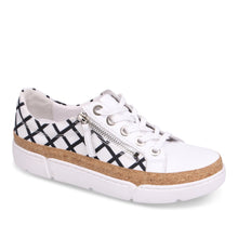 Load image into Gallery viewer, Django and Juliettte Sneaker "Torry"
