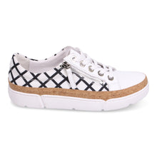 Load image into Gallery viewer, Django and Juliettte Sneaker "Torry"

