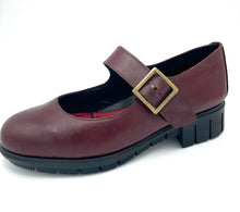 Load image into Gallery viewer, Saydo Shoe &quot;Maraud&quot; wine

