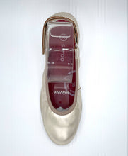 Load image into Gallery viewer, Saydo Shoe &quot;Freesia&quot; champagne
