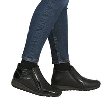 Load image into Gallery viewer, Rieker Bootie &quot;Julia 4&quot; black
