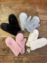 Load image into Gallery viewer, Winter Mittens on a string
