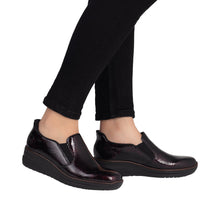 Load image into Gallery viewer, Rieker Shoe &quot;Tanna&quot; bordeaux

