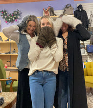 Load image into Gallery viewer, Winter Mittens "Teddy Bear"
