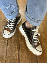 Load image into Gallery viewer, Refresh Sneaker
