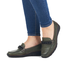Load image into Gallery viewer, Rieker Shoe &quot;Maddie&quot; Tarragon

