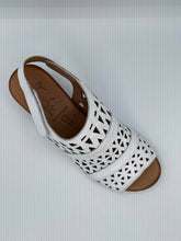 Load image into Gallery viewer, Tyche Sandal &quot;Lauren&quot; white
