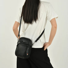 Load image into Gallery viewer, Co-lab Purse "Nicky"  2 colours
