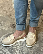Load image into Gallery viewer, Empress Shoe "Rowan" taupe
