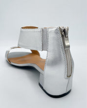 Load image into Gallery viewer, Tamara London Shoe &quot;Abbie&quot;  soft silver
