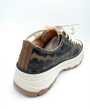 Load image into Gallery viewer, Refresh Sneaker
