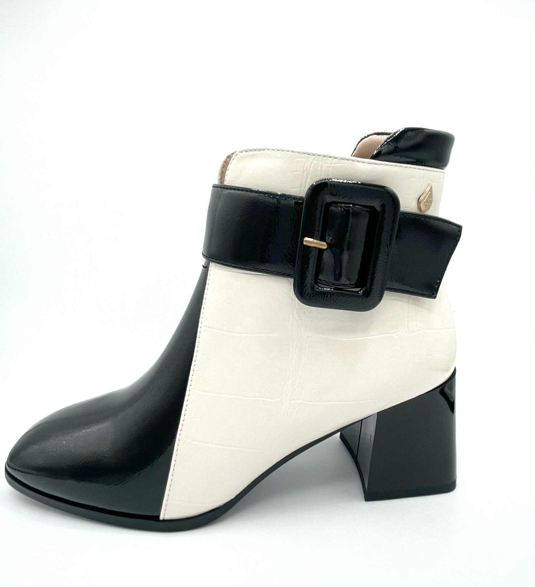 Aqua Flex Boot 