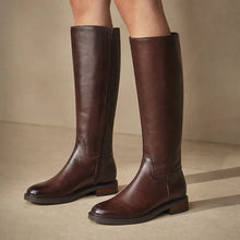 Load image into Gallery viewer, EOS Boot "Blanche" brown
