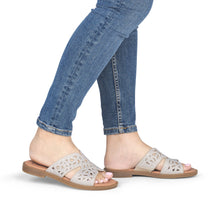 Load image into Gallery viewer, Remonte Sandal "Gilda" champagne
