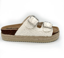 Load image into Gallery viewer, Refresh Sandal "Saffron" cream
