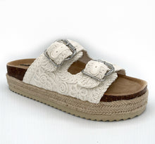 Load image into Gallery viewer, Refresh Sandal "Saffron" cream
