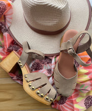 Load image into Gallery viewer, Tyche Sandal Houston
