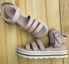 Load image into Gallery viewer, Everly Sandal "Casey" stone
