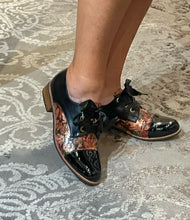 Load image into Gallery viewer, I Love Billy "Hannie" Shoe Floral/Patent

