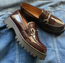 Load image into Gallery viewer, Taxi Shoe "Jess" Bordeaux
