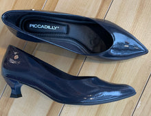 Load image into Gallery viewer, Piccadilly Shoe "Ellery" Navy
